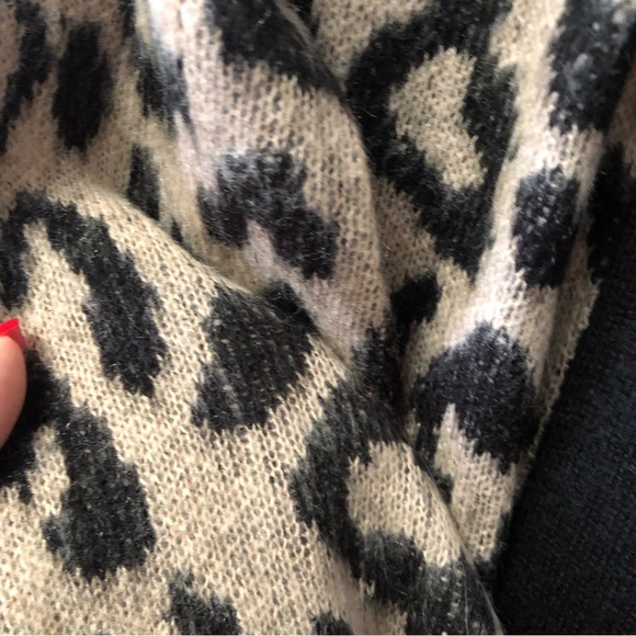 Leopard Pattern Cardigan Sweater - Picture 5 of 6